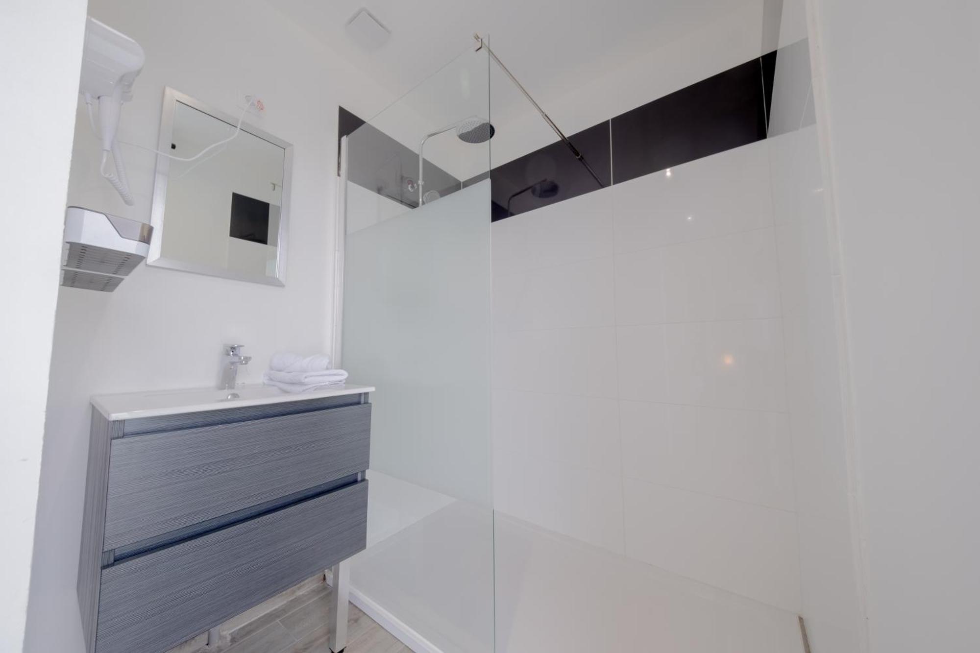 Le Trianon - Parking Prive Appartement